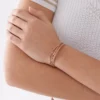 All Stacked Up Brunt läderarmband med kedja All Stacked Up Brunt läderarmband med kedja