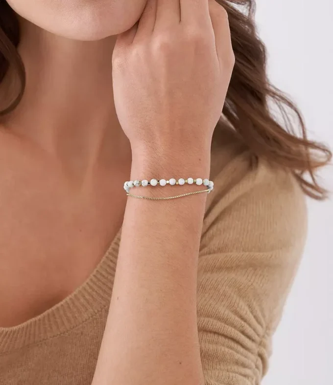 All Stacked Up Howlite kedjearmband med pärlor All Stacked Up Howlite kedjearmband med pärlor