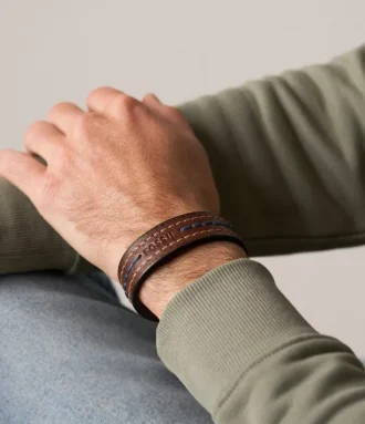 Everett Topstitch Armband i brunt läder Everett Topstitch Armband i brunt läder