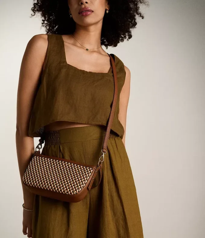 Jolie liten crossbody-väska i läder Jolie liten crossbody-väska i läder
