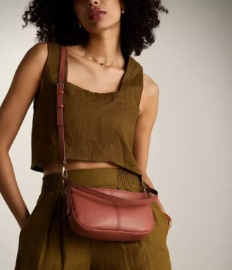 Jolie liten crossbody-väska i läder Jolie liten crossbody-väska i läder