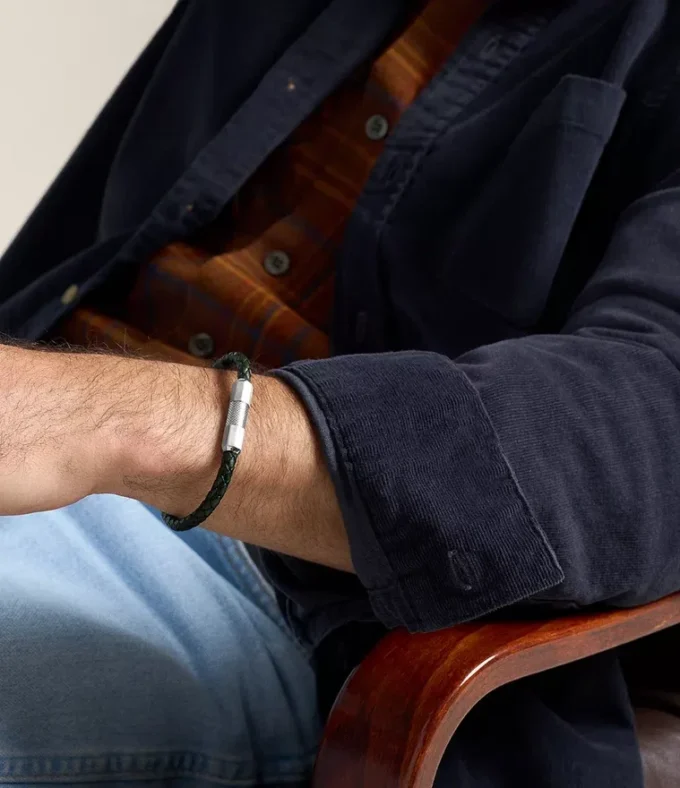 Maskinräfflad textur Läder och rostfritt stål Station armband