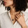 Scorpio Sutton Zodiac guldfärgat rostfritt stål svart sandsten hänge halsband Scorpio Sutton Zodiac guldfärgat rostfritt stål svart sandsten hänge halsband