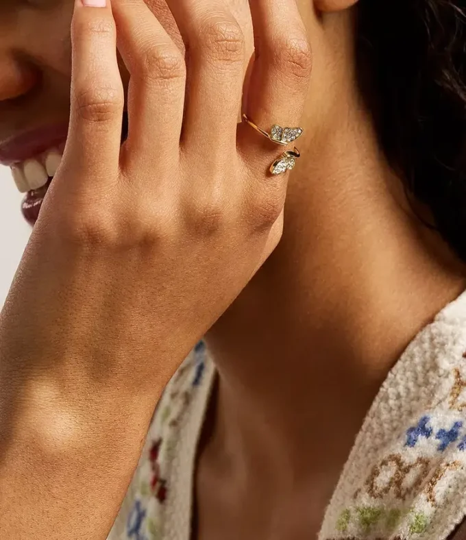Sutton Pavé Butterfly Guldtonad rostfri stapelring Sutton Pavé Butterfly Guldtonad rostfri stapelring